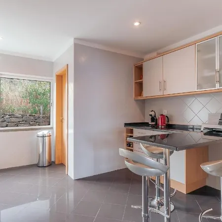 Ferienwohnung Fuer 6 Personen Ca 170 Qm In Canico, Madeira Ostkueste Von Madeira Apartment *