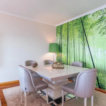 Ferienwohnung Fuer 6 Personen Ca 170 Qm In Canico, Madeira Ostkueste Von Madeira